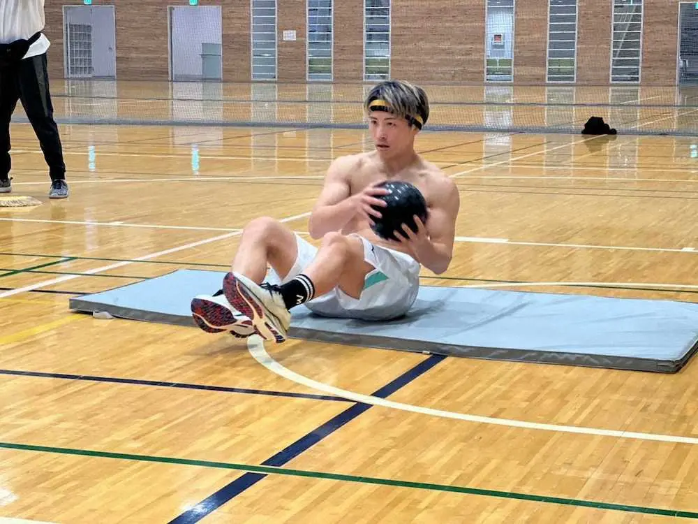 【画像・写真】フィジカル強化メニューを行う井上尚弥（大橋ジム提供）