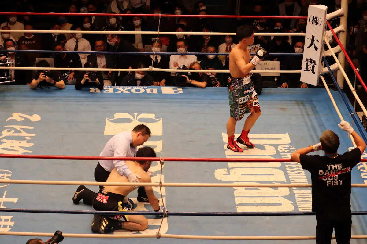 【画像・写真】攻めて3回TKO勝ちのジム後輩・宇津木秀をセコンドの京口紘人が賞賛「海外でも人気が出る」