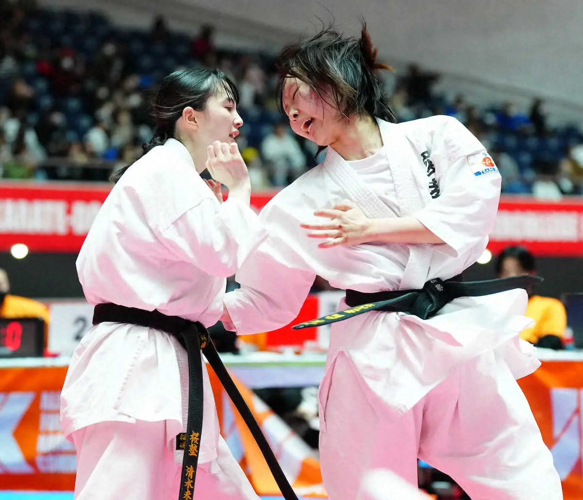 【画像・写真】岡田葵　“同門対決”制し初代女王　「桜塾」先輩の清水未来を延長戦で撃破
