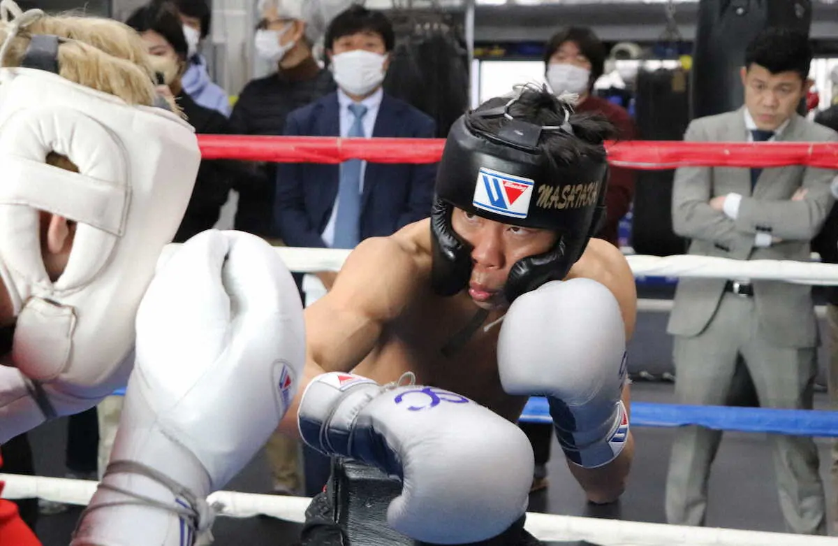 【画像・写真】谷口将隆が公開スパー　本人「ダメダメ」も…興毅氏大絶賛「3階級制覇いける」