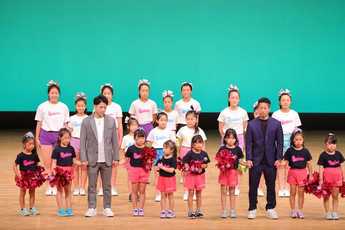 【画像・写真】井上兄弟が地元でファンミーティング　世界再挑戦を狙う拓真「やっと兄が返上してくれた」