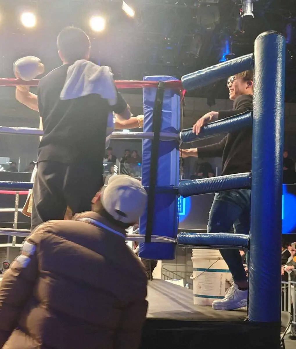 【画像・写真】韓国でも井上尚弥は大人気！　現地興行で武居由樹のセコンド務める　韓流スターと会食も