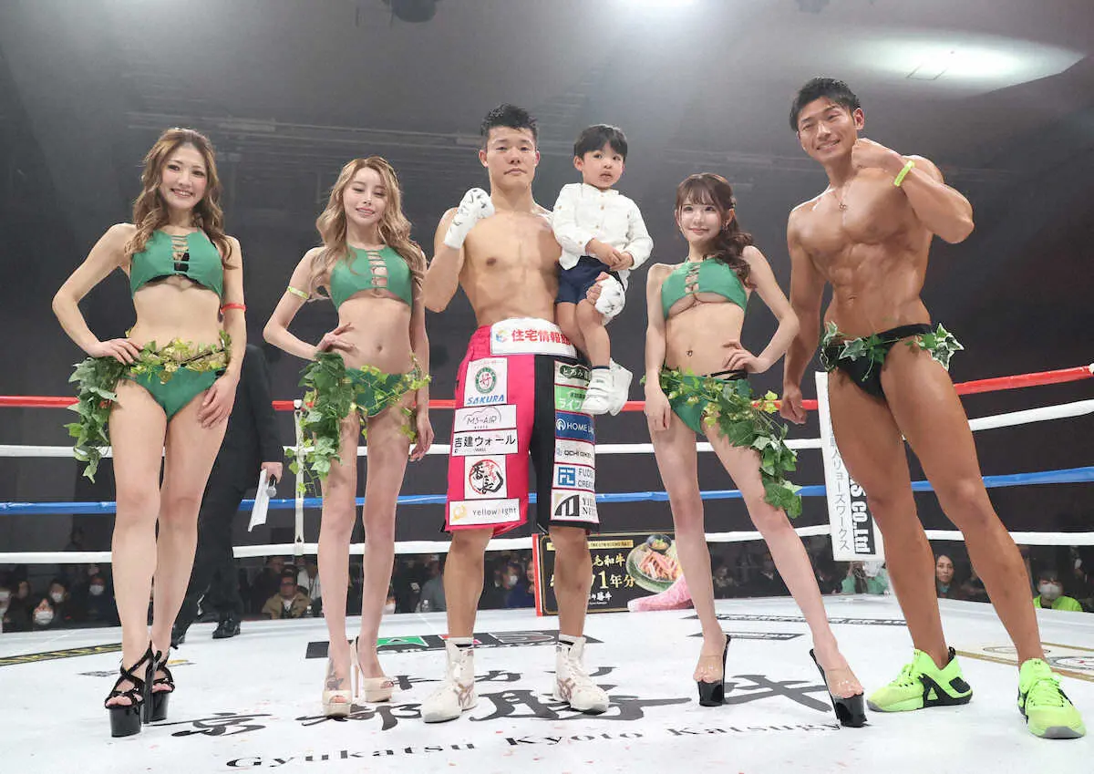 【画像・写真】亀田和毅　移籍初戦の“世界前哨戦”で5回TKO勝ち「もうちょっとやりたかった」