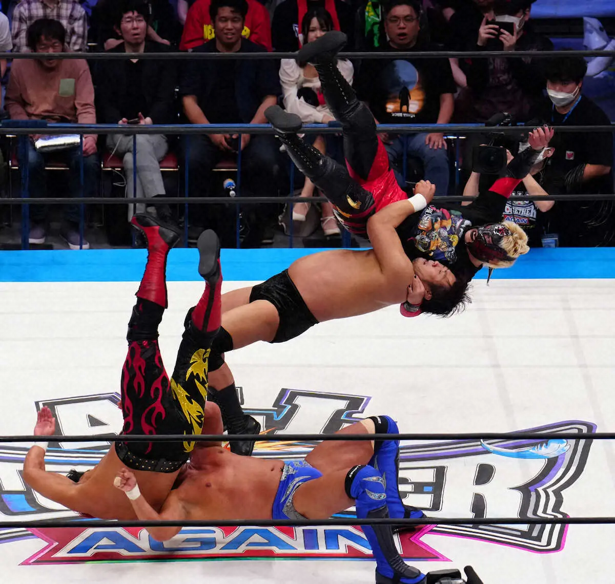 【画像・写真】改心した諏訪魔が「エボルーション」復帰を宣言　試合後に佐藤らに謝罪、和解のおにぎりで団結