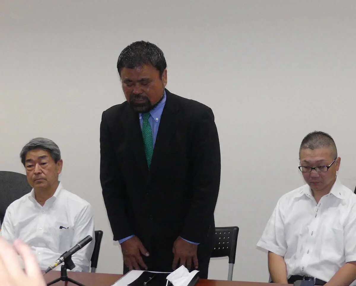 【画像・写真】平仲会長　“替え玉”騒動を謝罪「責任は全て僕の方にある。どんな処分でも受ける」