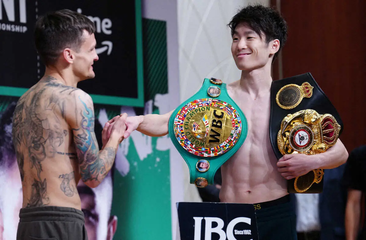 【画像・写真】拳四朗　元王者相手も笑顔のフェースオフ「焦らず自分のペースで戦えば絶対勝てます」