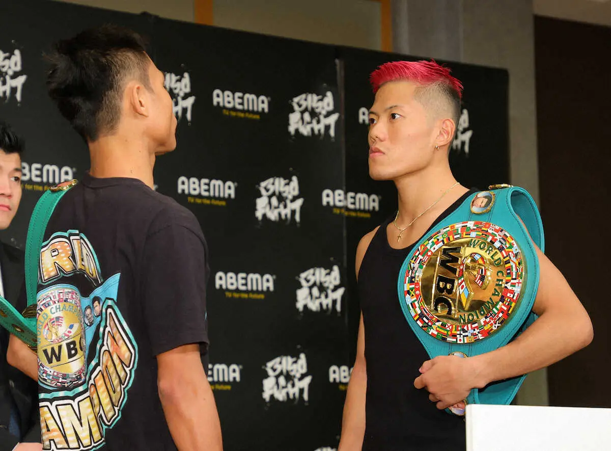 【画像・写真】にらみ合うパンヤ・プラダブスリ（左）と重岡優（撮影・藤山　由理）