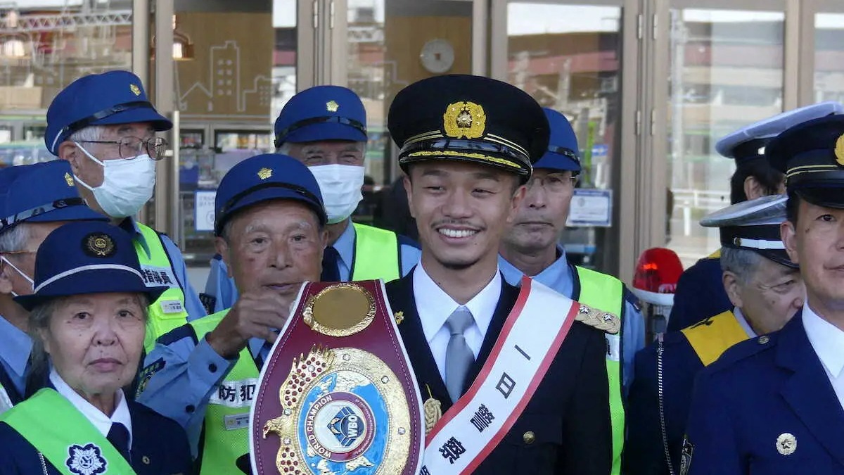 【画像・写真】相模原北警察署の一日警察署長を務めた中谷潤人