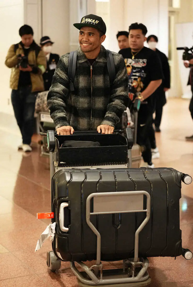 【画像・写真】タパレス来日　尚弥KO宣言「はっきりした勝ち方をしたい」