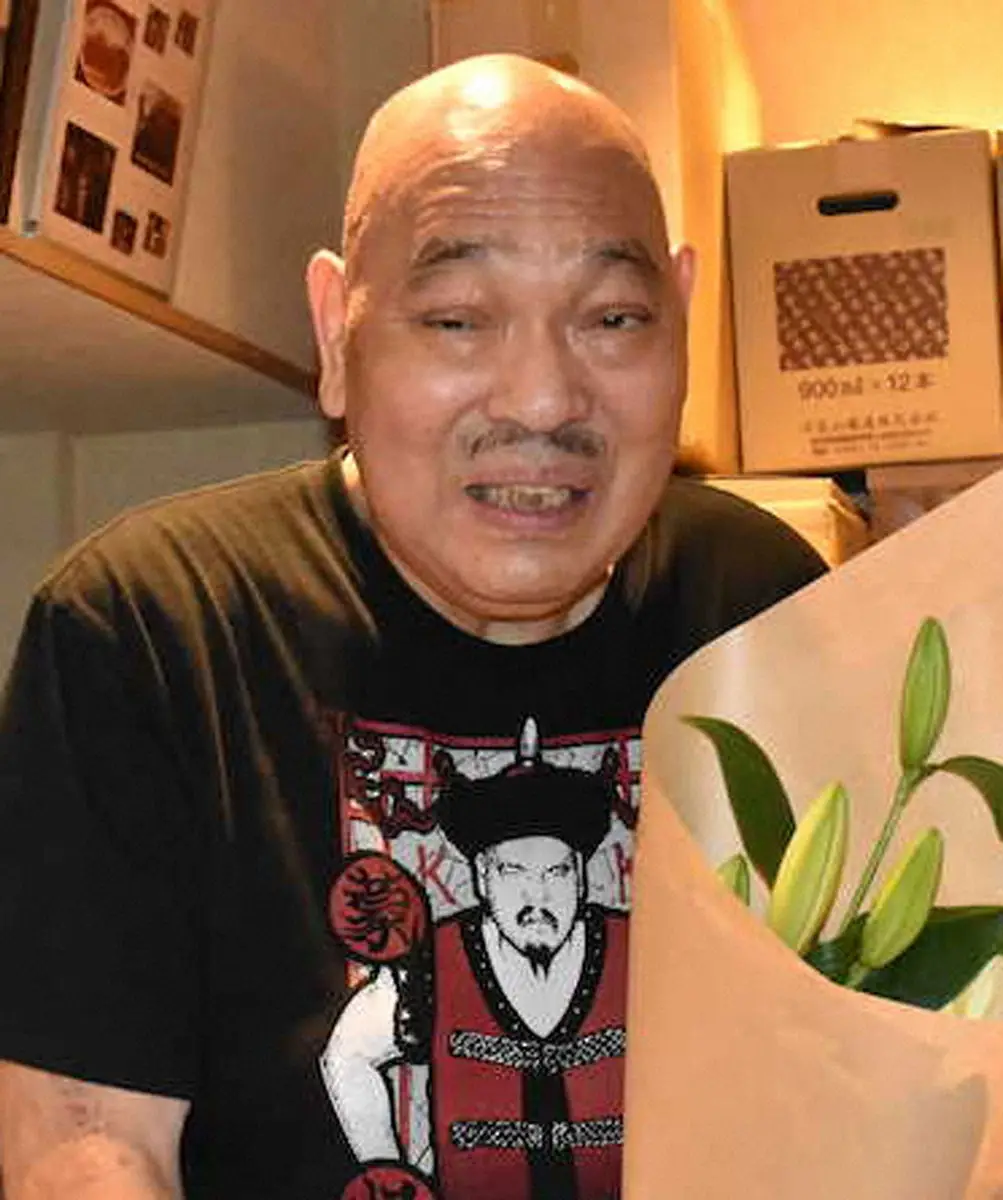 【画像・写真】元悪役レスラー「キラー・カーン」小沢正志さん急死、76歳　29日に経営する居酒屋で接客中に倒れ…