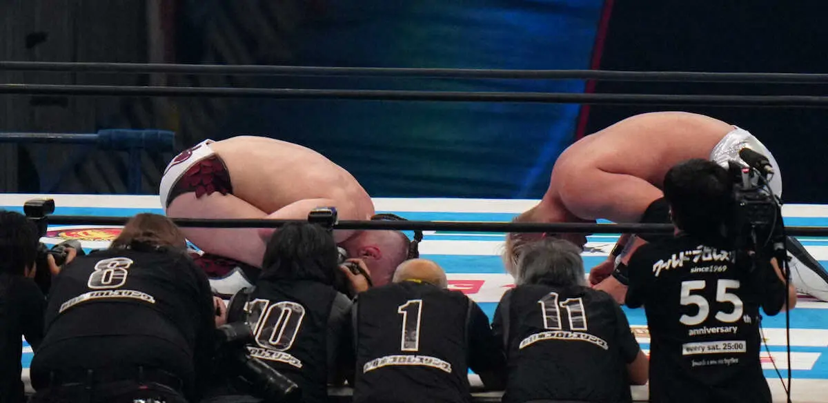 【画像・写真】オカダ・カズチカ逆転のレインメーカー　右腕の痛みこらえ“必殺技”一閃