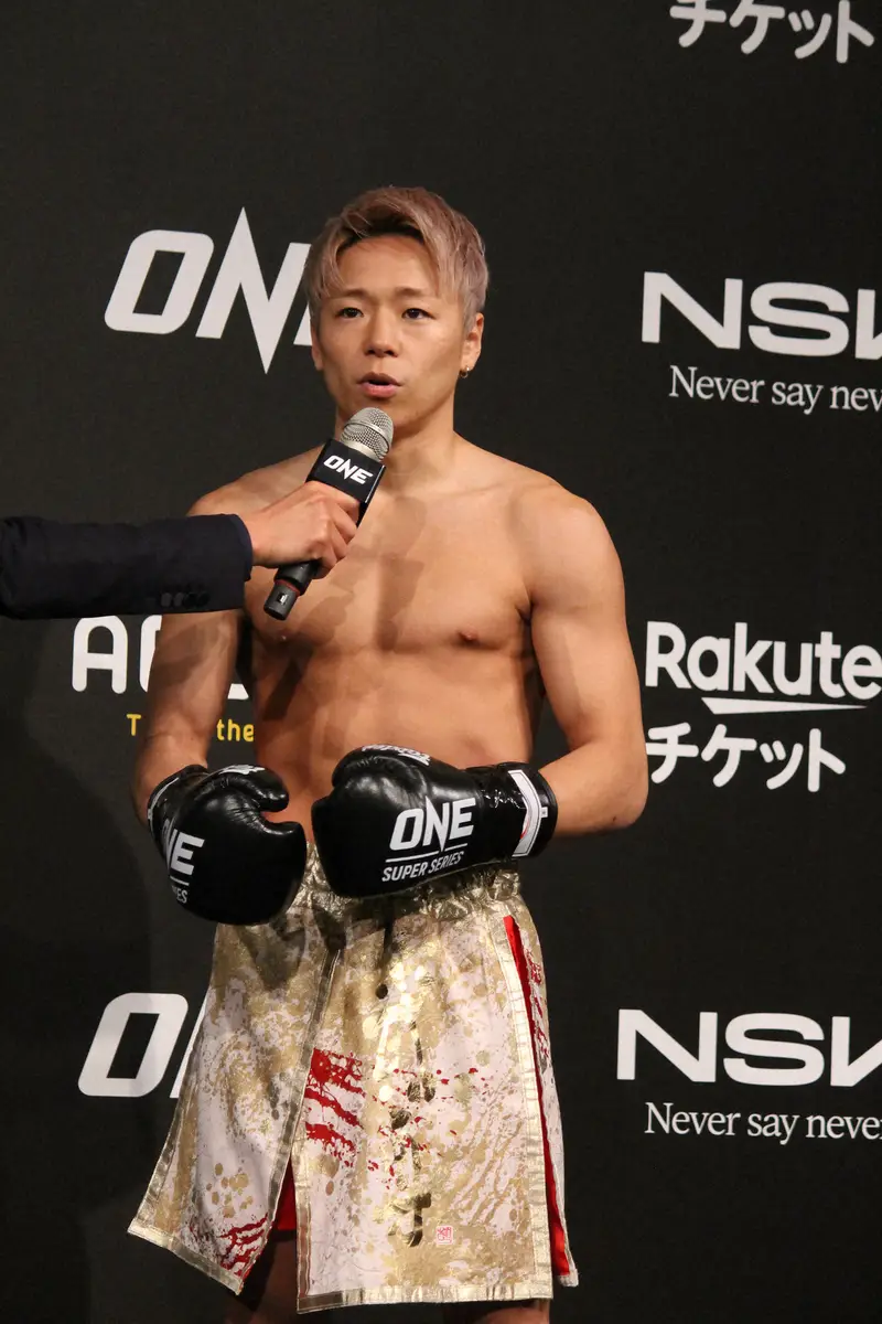 【画像・写真】公開練習後に話す武尊（撮影・酒井卓也）