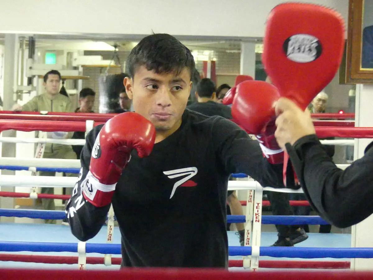 【画像・写真】那須川天心のボクシング3戦目相手・ロブレスが公開練習　高速連打披露も那須川陣営は自信