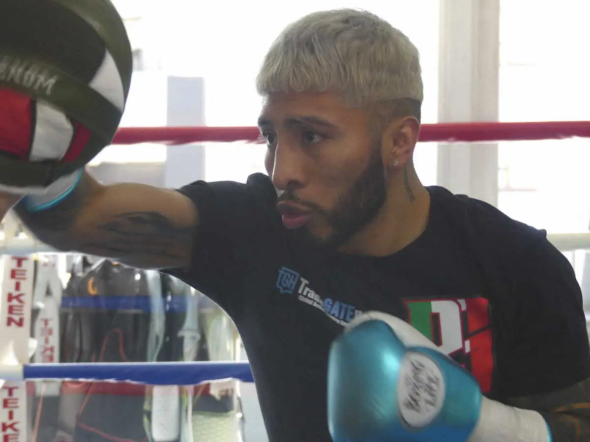 【画像・写真】世界王者サンティアゴ　ドラゴンボール「超サイヤ人」になって中谷潤人討ちだ！「最強を証明したい」