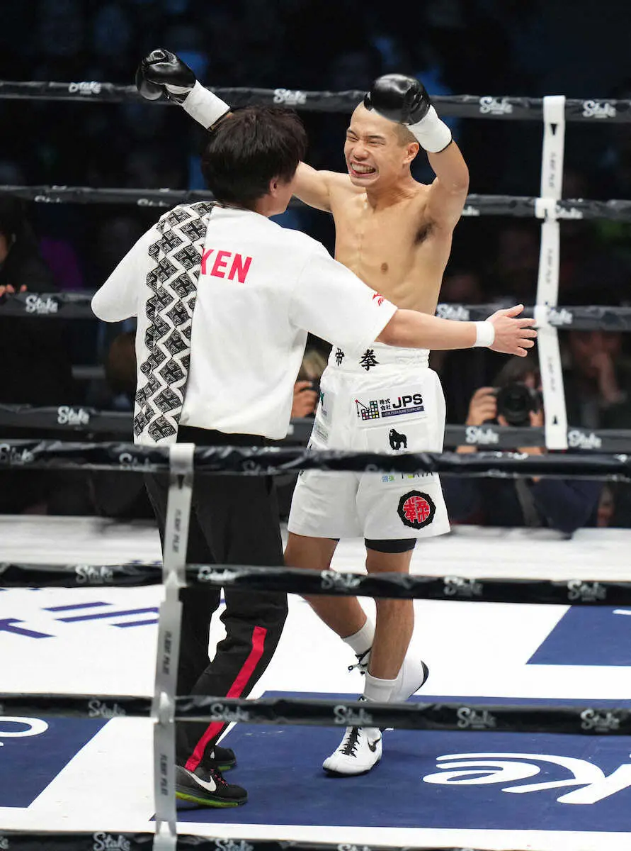 増田陸が1回KO勝利 強烈な左ボディー一撃！「作戦通り」山中慎介氏の前