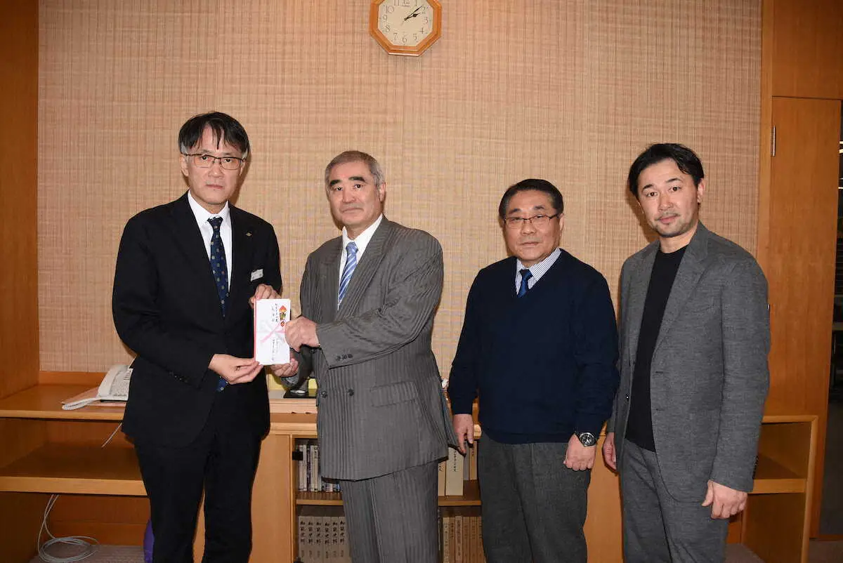【画像・写真】世界チャンピオン会が石川県東京事務所に55万円寄付　2・24トリプル世界戦で能登半島地震の募金活動