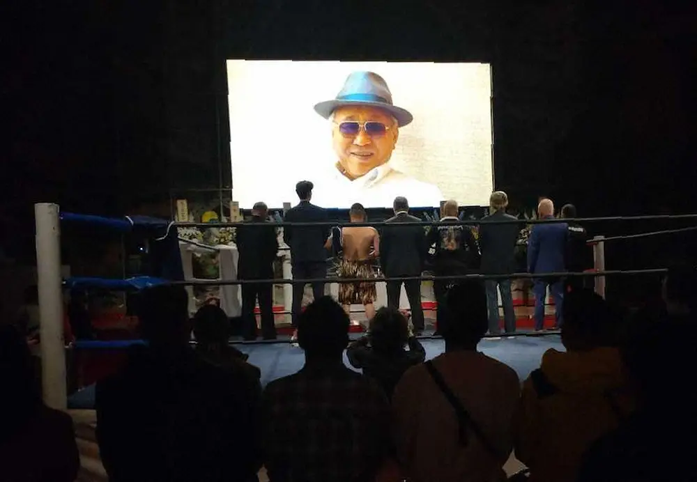 【画像・写真】「山根明を偲ぶ会」に200人集まる　遺志を継ぐ高橋知哉は追悼試合でTKO勝ち