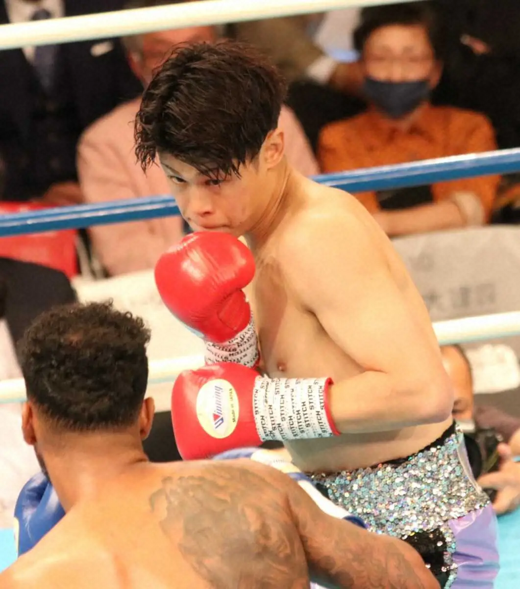 【画像・写真】堤駿斗　元世界王者モレノに笑顔なき3回KO勝利　1・6キロ体重超過はコロナ後遺症が原因だった