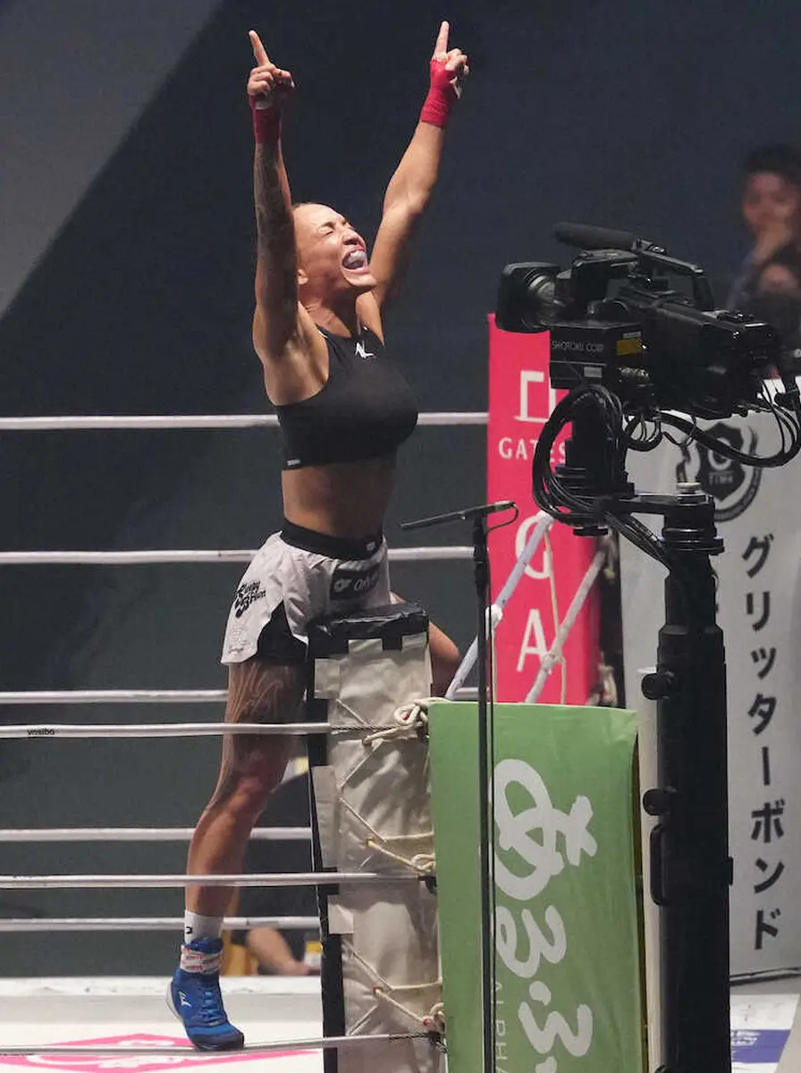 【画像・写真】【RIZIN】女子同士の素手ボクシング…鼻を折る衝撃KO決着！「女版高山VSフライ」「鳥肌」の声