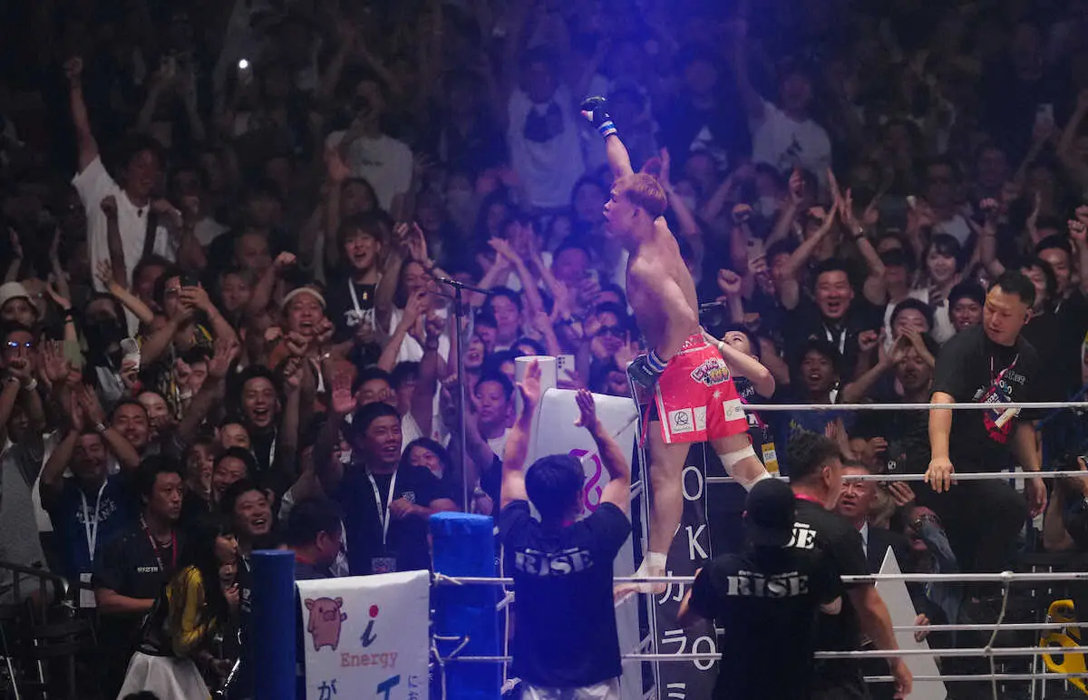 【画像・写真】【RIZIN】YA-MAN　1年通い続けたキャバ嬢に勝利届ける　リングサイドに招待「愛の力で勝てた」