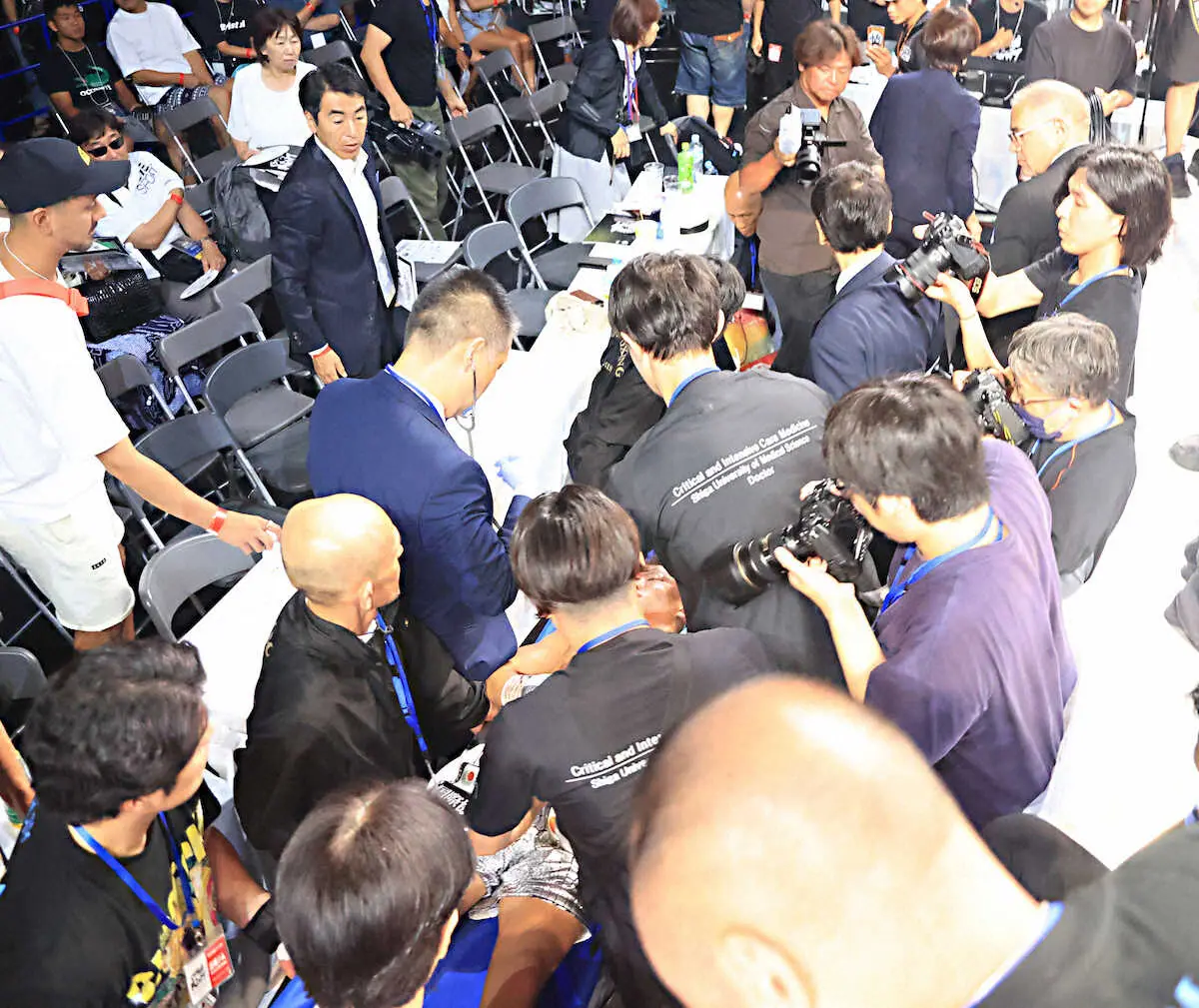 【画像・写真】【ボクシング】重岡銀次朗が生涯初黒星　試合後はタンカで救急搬送　9回TKOで兄・優大に続き王座陥落