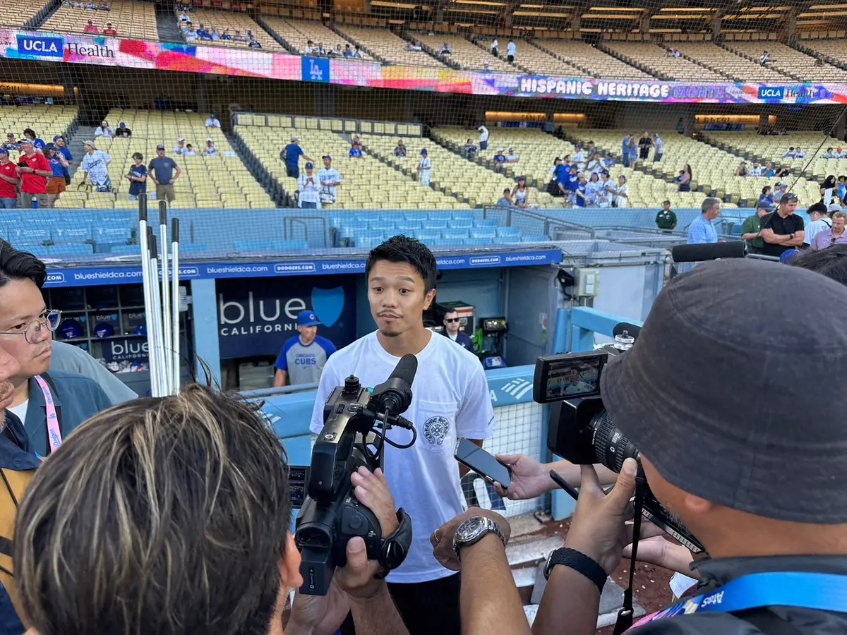 【画像・写真】ボクシング3階級制覇王者・中谷潤人が日本選手4人出場のド軍vsカ軍を観戦　「今日は鈴木選手を応援」