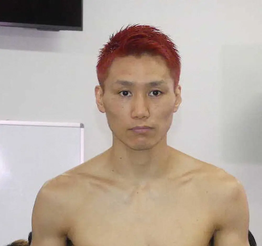 【画像・写真】元世界王者の小国以載「余裕ないよ」　接近戦を挑み、左構えを披露できなかった理由は…