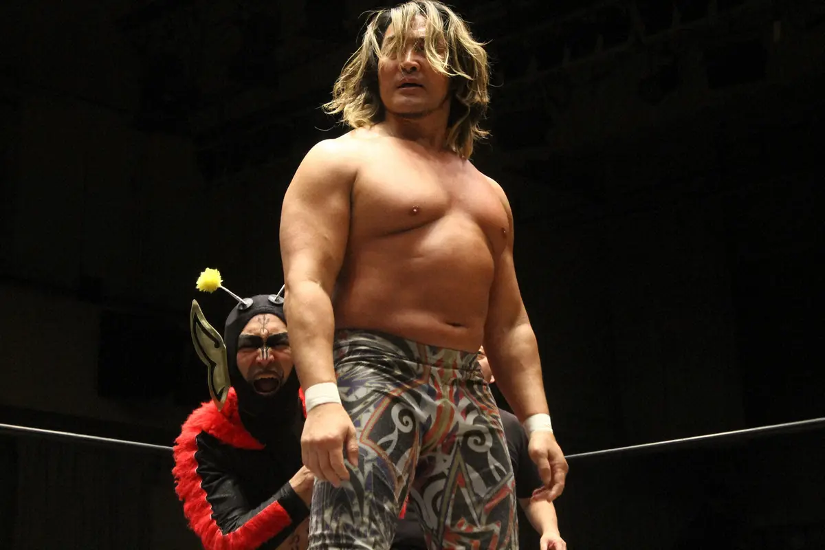 【画像・写真】棚橋弘至にカンチョーを決めるこのまま市川（撮影・酒井卓也）