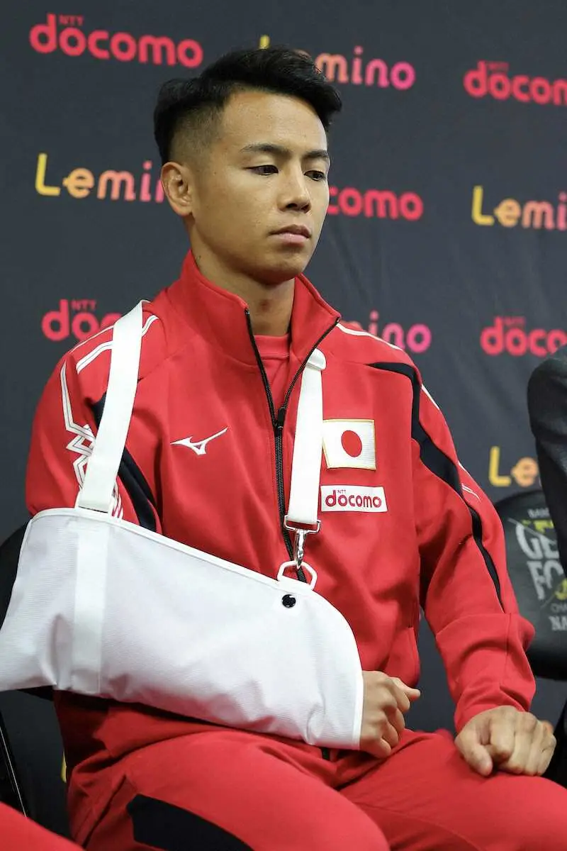 【画像・写真】WBO世界バンタム級王者・武居由樹「試合出来ないのが悔しい」　リングに上がって欠場のあいさつ