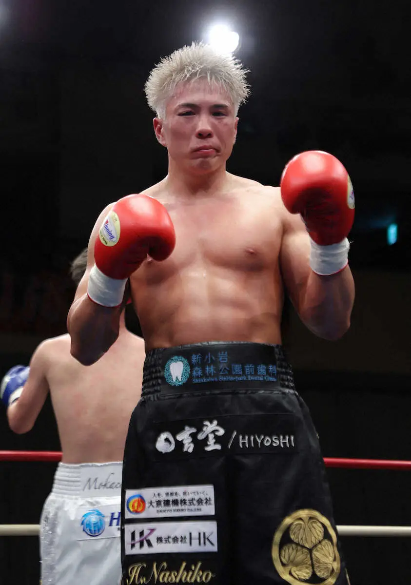 【画像・写真】＜ミドル級4回戦　伊吹遼平・古森綾音＞古森に判定で勝利を収めた伊吹（撮影・松永　柊斗）
