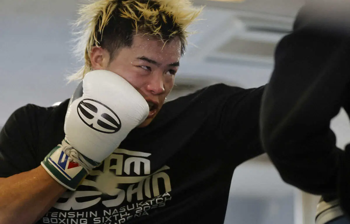 【画像・写真】＜那須川天心　公開練習＞ミット打ちを行う那須川（撮影・松永　柊斗）