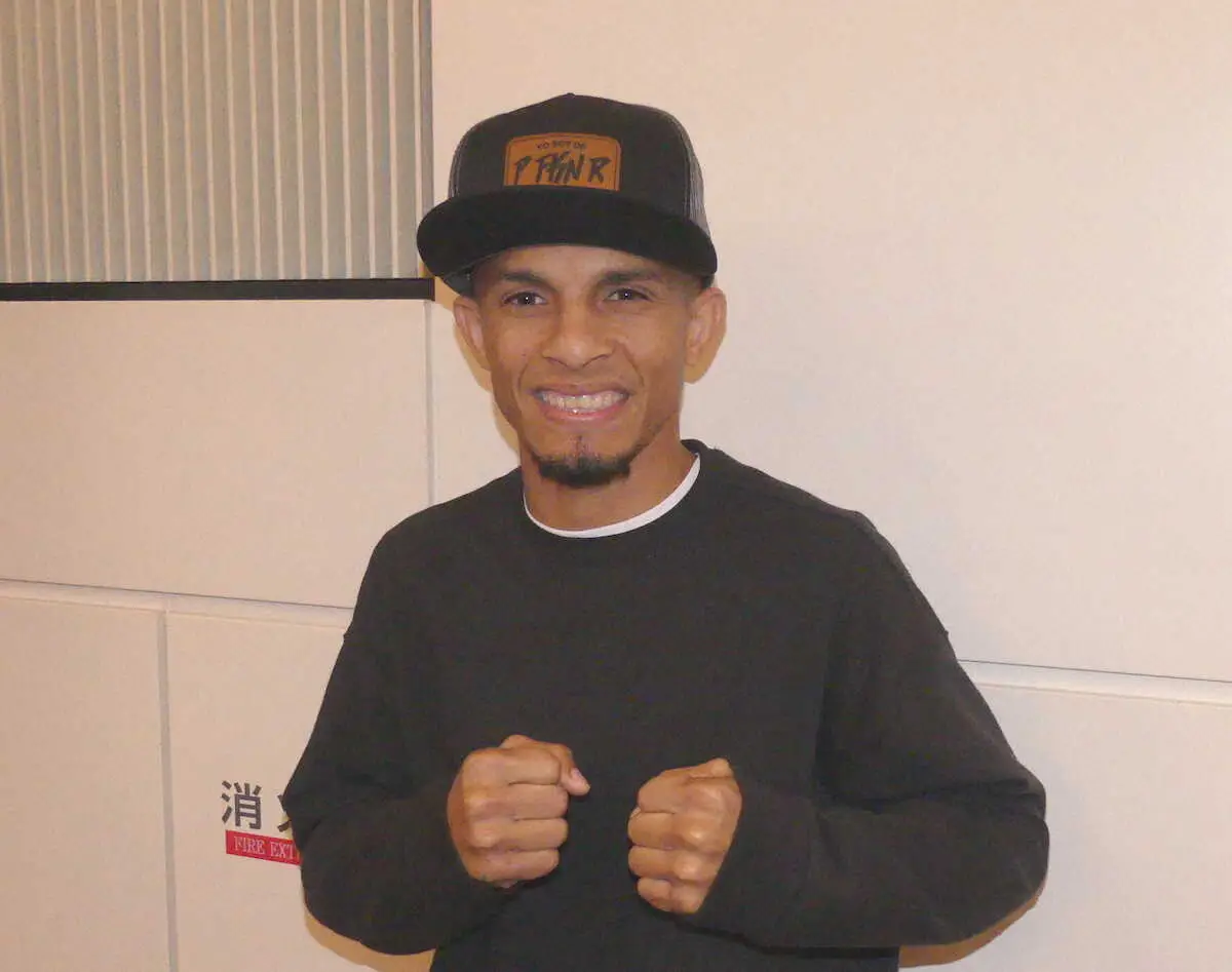 【画像・写真】岩田翔吉に挑戦　元暫定王者サンティアゴが来日「タイトルを奪取する」　尚弥と同じ誕生日には「ワオ！」