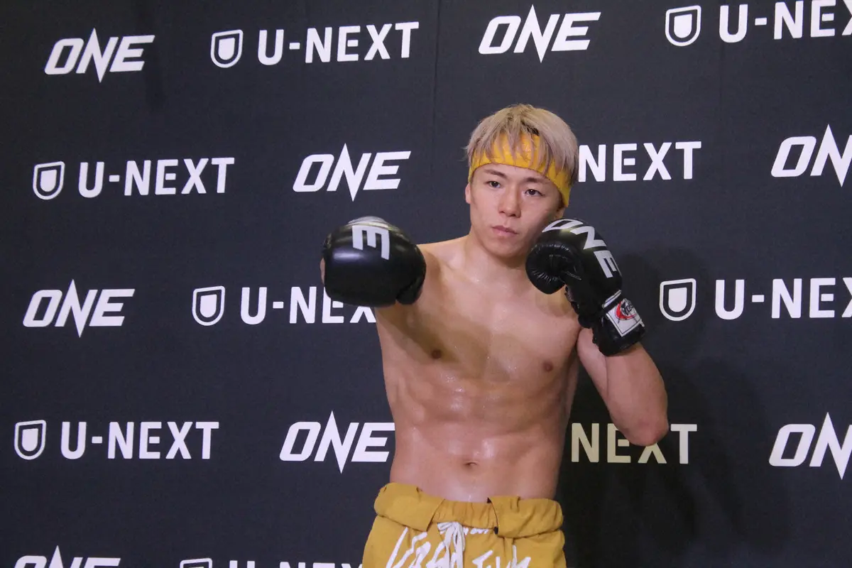 【画像・写真】【ONE】武尊　強烈なミット打ちにファン歓声！「ロッタン選手と世界最高の殴り合いをする」