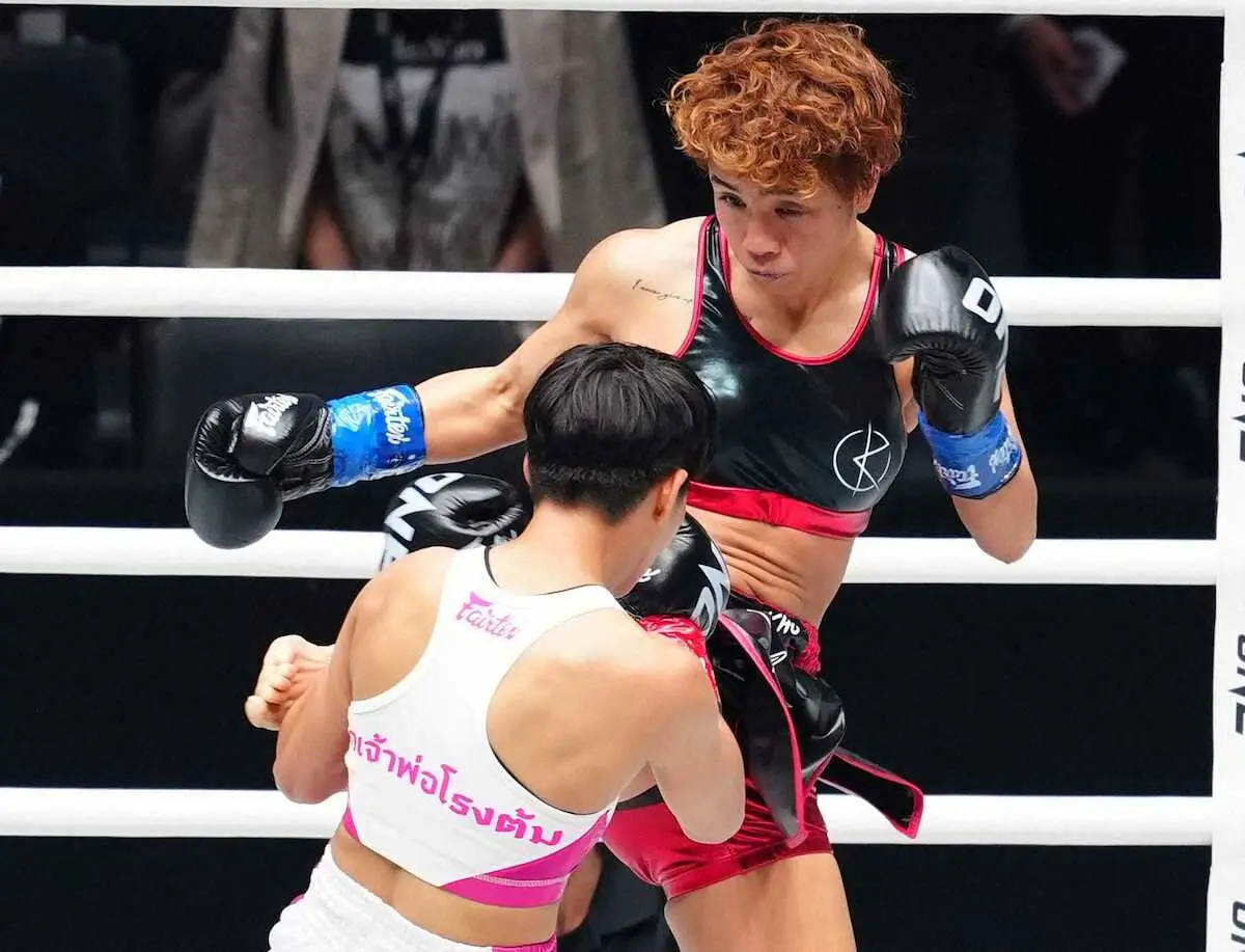 【画像・写真】【ONE】KANA　 女子アトム級キックボクシング王者のペッディージャーに敗れる…涙の判定負け