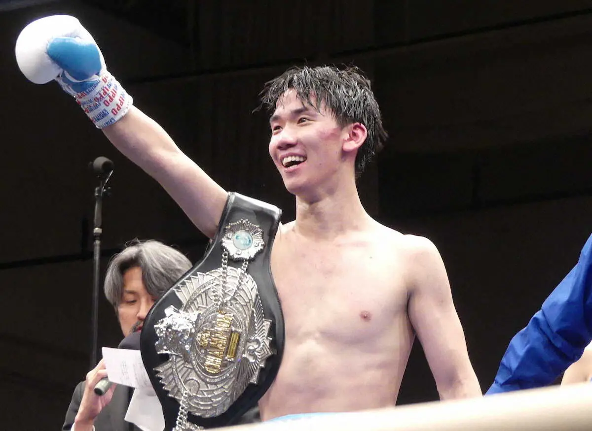 【画像・写真】ホープの高見亨介が王者・川満に6回TKO勝ち「偉そうなことを言っても…」リング上で世界挑戦アピール