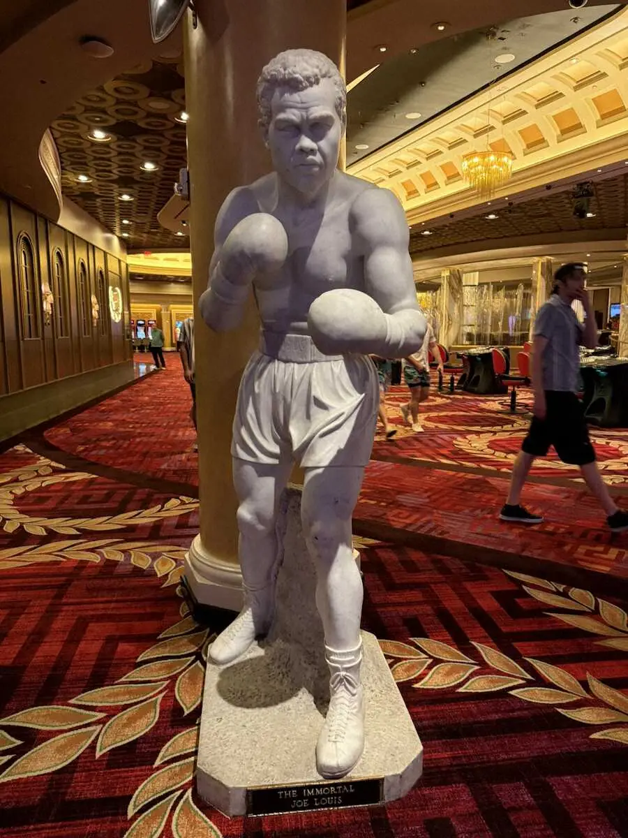 【画像・写真】井上尚弥の防衛戦会場2.5キロ先に「ブラウン・ボマー」伝説ルイス