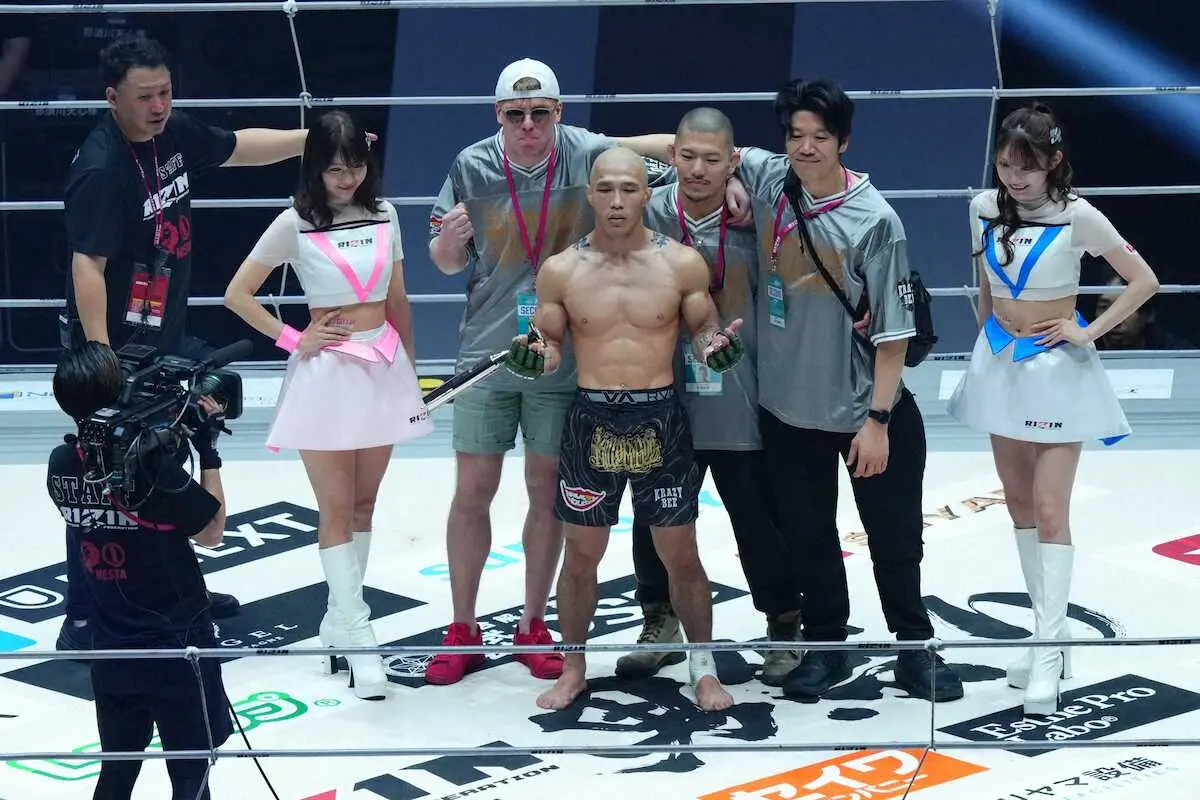 【画像・写真】【RIZIN】山本アーセン　BD実力者をリアネイキッドチョークで仕留めた！2年ぶり勝利で母・美憂は涙
