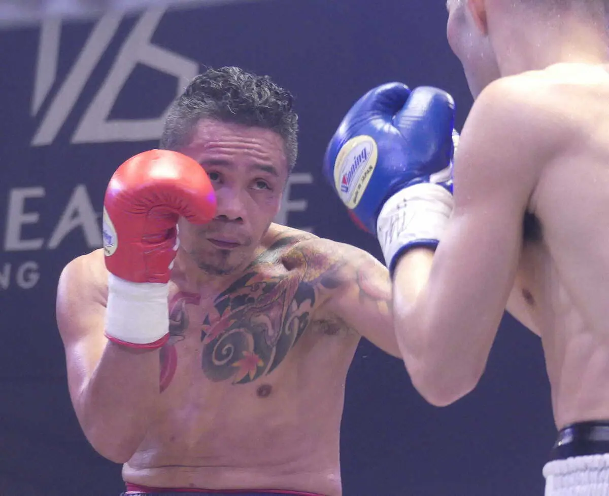 【画像・写真】元世界王者43歳ニエテスが池側純にフルマーク判定負け　世界5階級制覇目指すも見せ場つくれず完敗