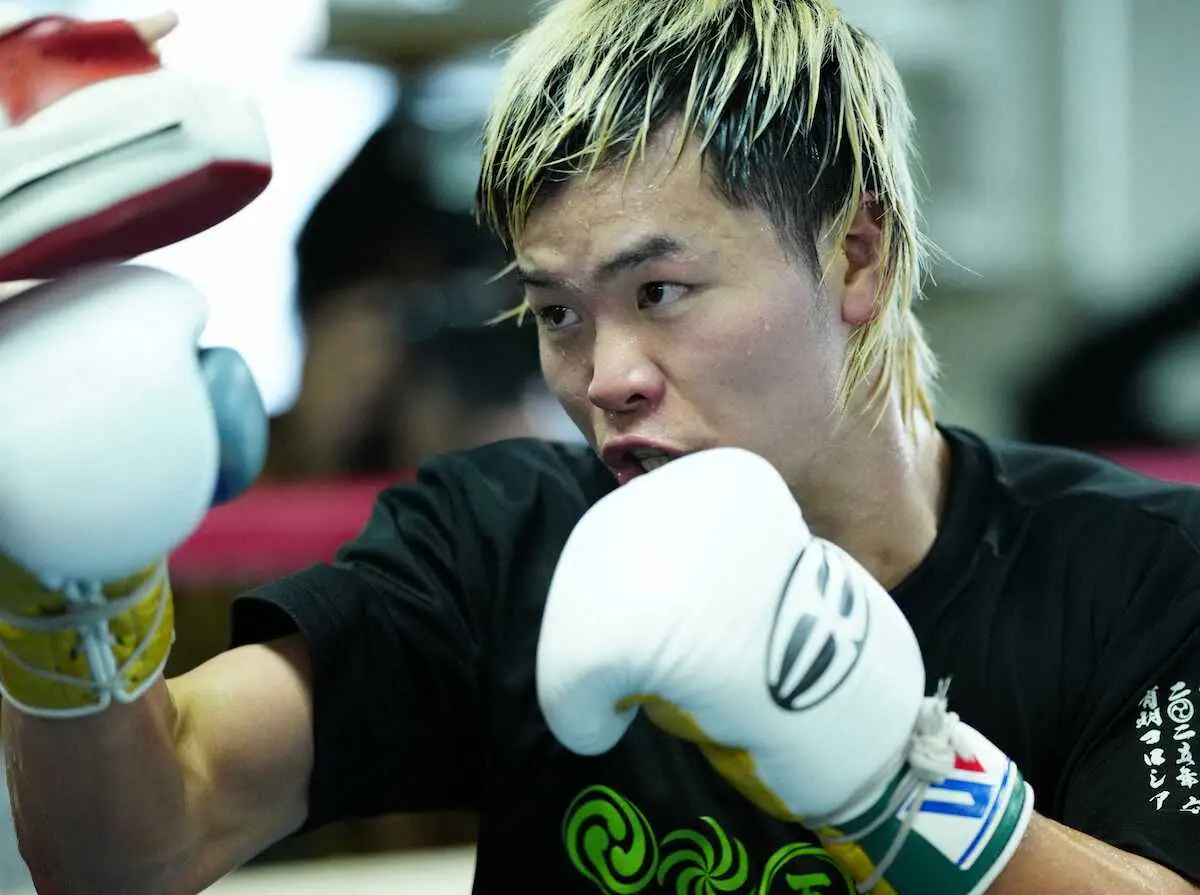 【画像・写真】天心　1回TKO勝ちの武居に刺激も「それ以外でも魅せられるのが僕」スパーでは追撃の強打で力強さ披露