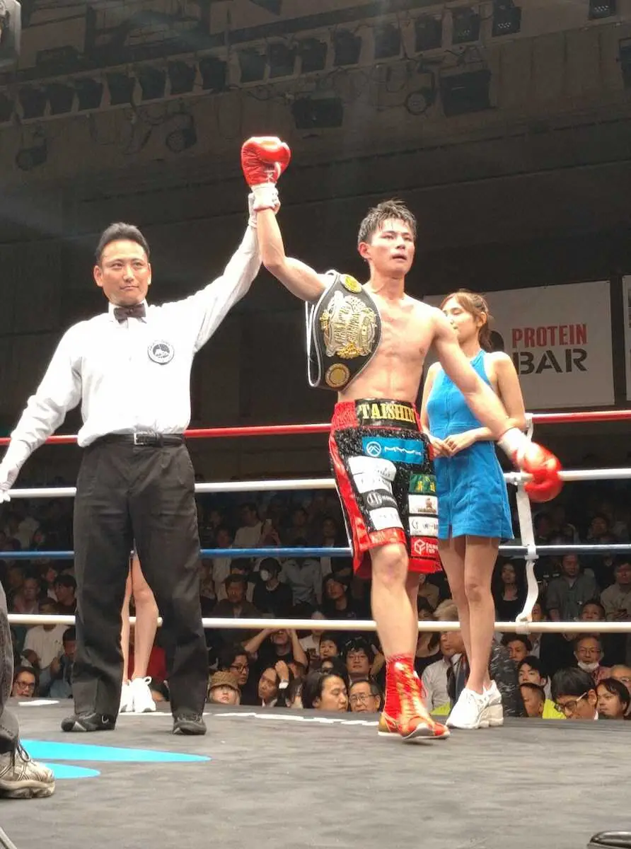 【画像・写真】【プロボクシング】輪島功一氏の孫・磯谷は逆転TKOで初防衛　日本ユースタイトルマッチ