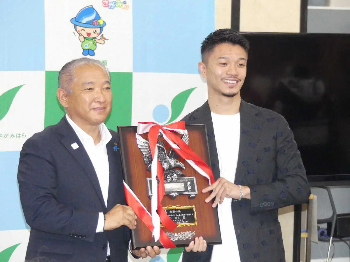 【画像・写真】統一王者・中谷潤人　Sバンタム転級初戦で対戦が浮上のカルデナスは「強いと思う。心躍る選手とやりたい」