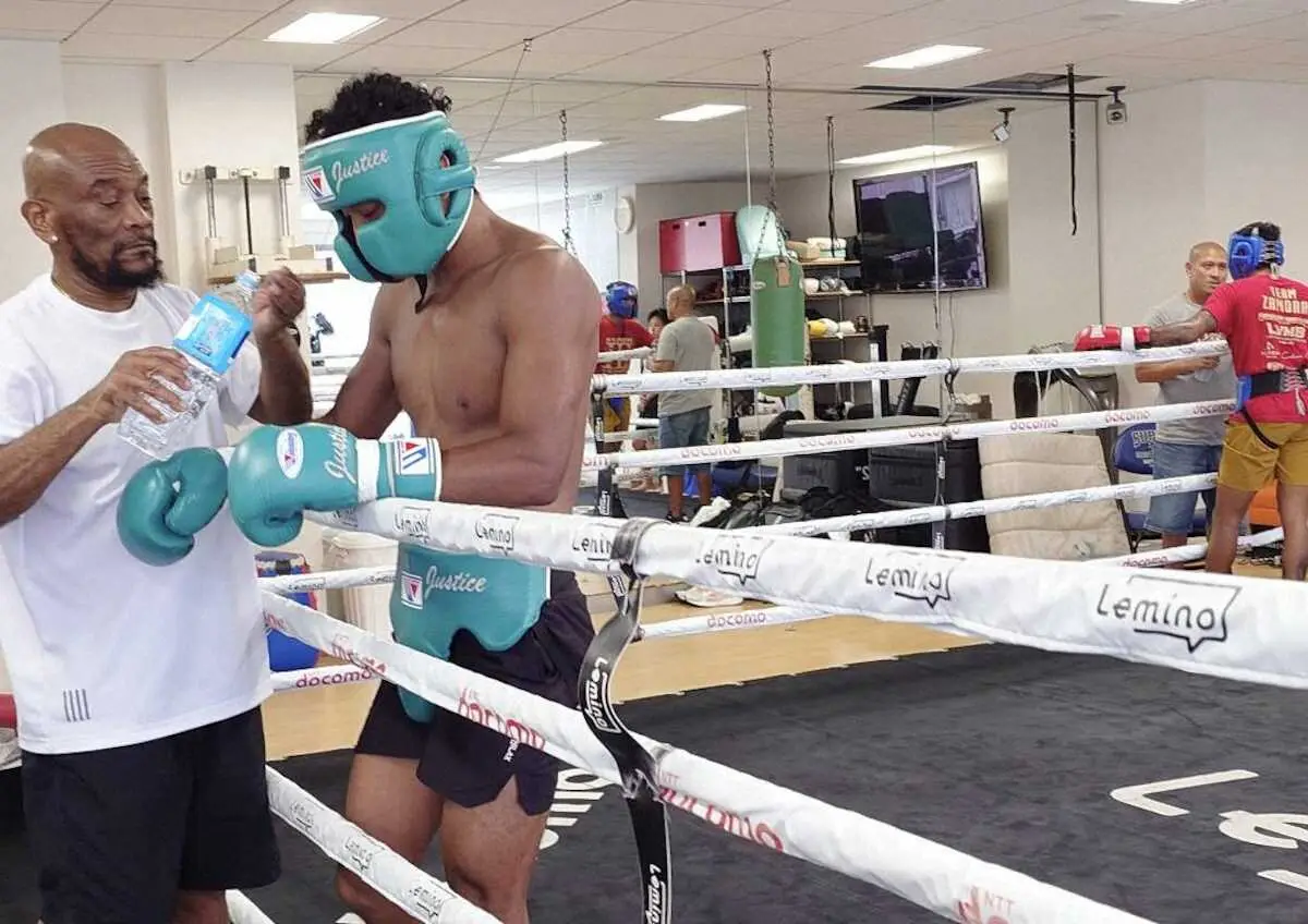 【画像・写真】世界初挑戦間近の平岡アンディが16戦全勝の米国人ダモラとの実戦練習開始　大橋会長「激しいスパー」