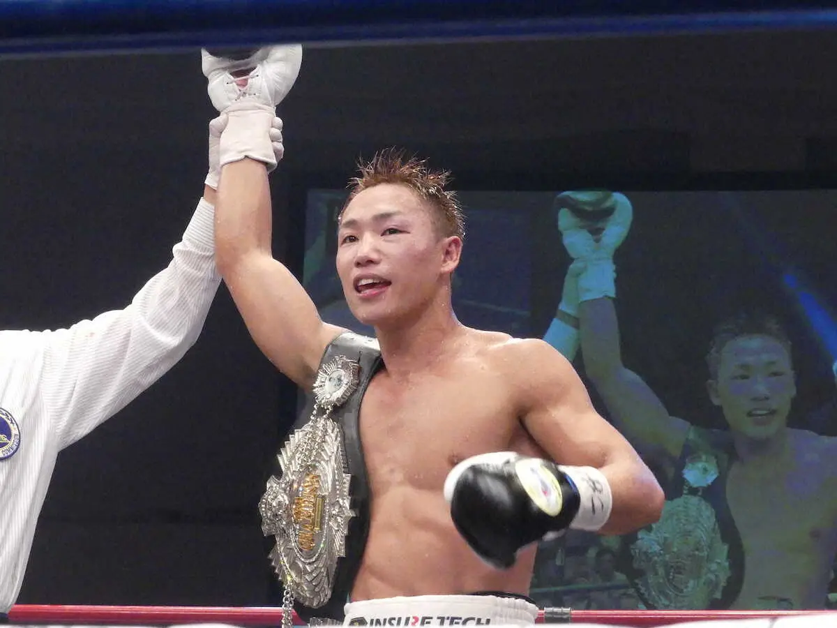 【画像・写真】日本Sバンタム級王者・石井　津川に5回TKO勝ちで初防衛成功　来年は辰吉寿以輝とのV3戦も想定？