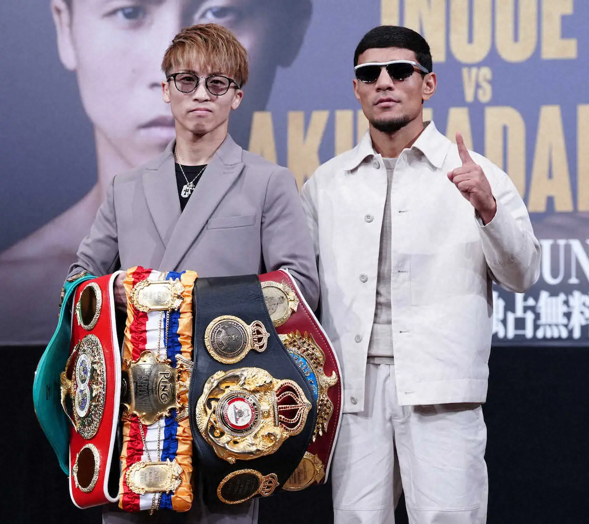 【画像・写真】井上尚弥（左）とアフマダリエフ