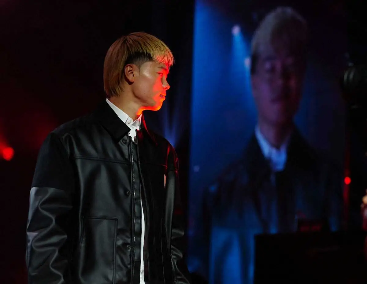 【画像・写真】＜WBC世界バンタム級王座決定戦会見＞入場する那須川（撮影・木村　揚輔）