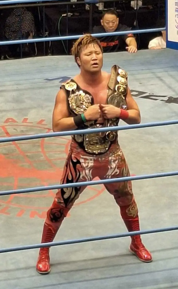 【画像・写真】【全日本プロレス】3冠王者の宮原が潮崎を下して初防衛。次期挑戦は11・3に大森北斗戦