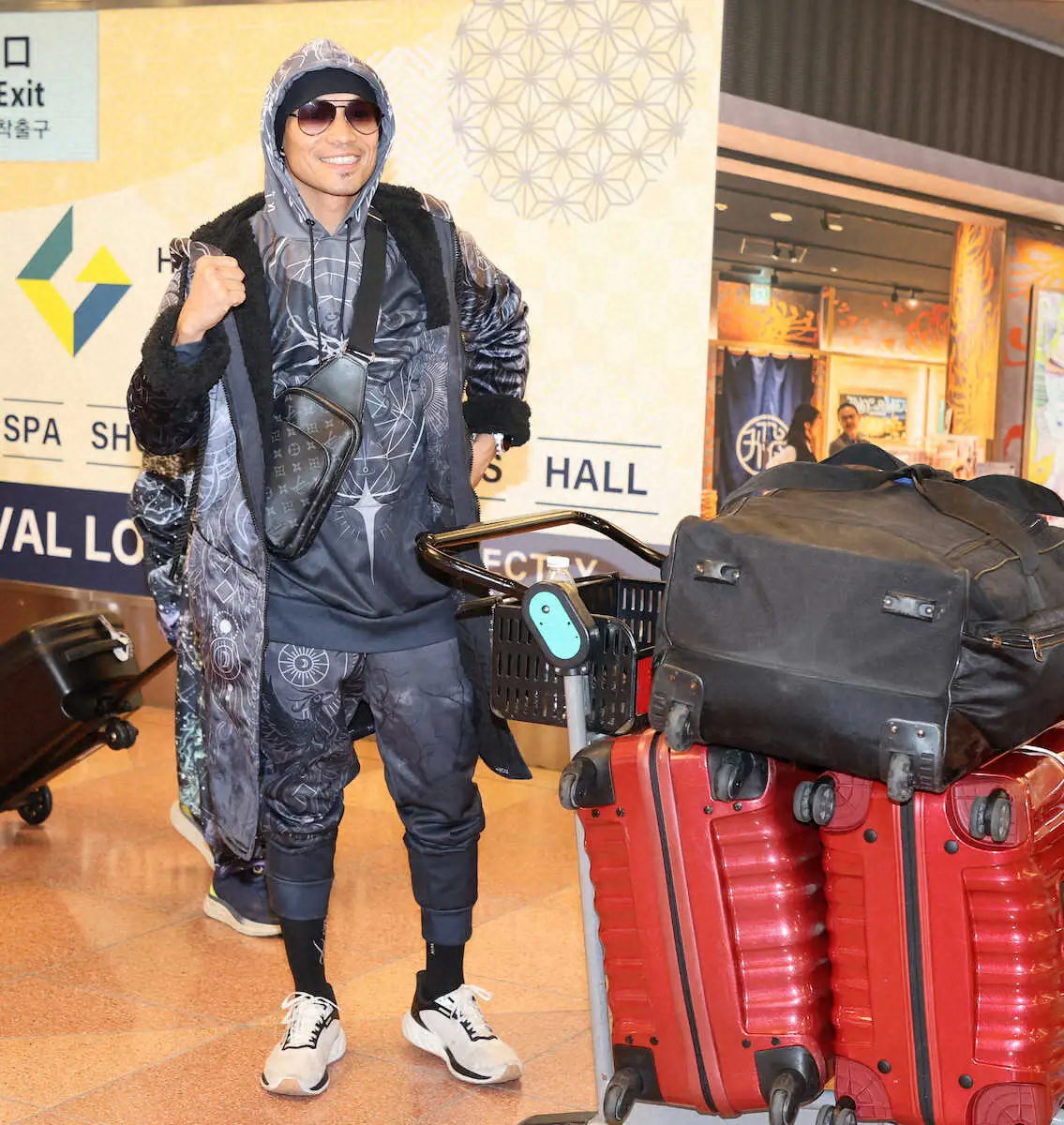 【画像・写真】堤聖也と対戦のドネアが来日“不死鳥パーカ”で復活期す「日本での自分の歴史を書き換える」