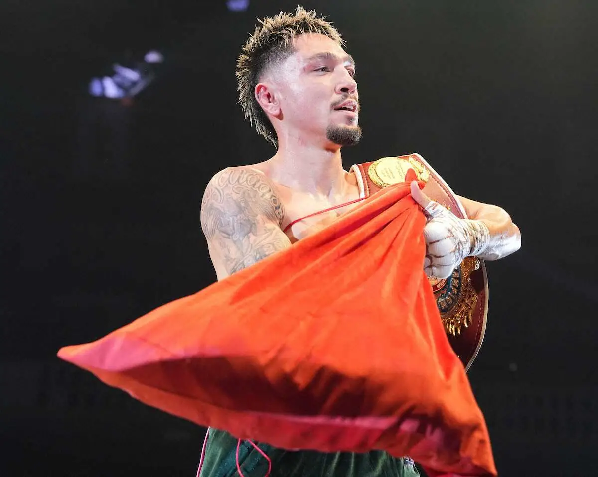 【画像・写真】世界王者が圧倒的な強さ証明も珍事続出…ファンへのプレゼントも忘れていたと告白「ごめんなさい」