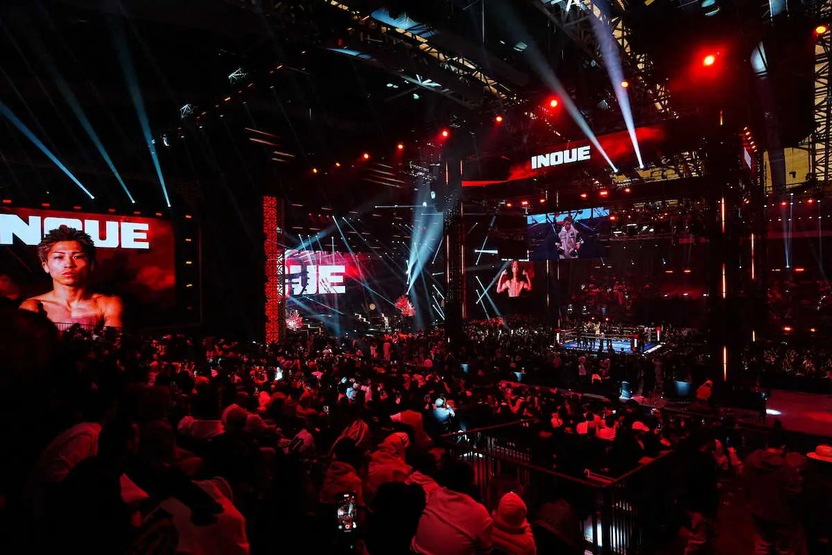 【画像・写真】入場する井上尚弥に声援を送るサウジアラビアの観客