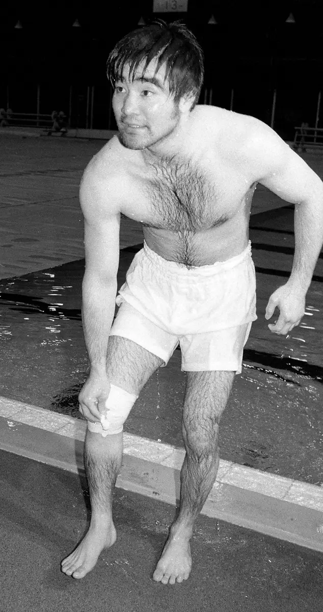 【画像・写真】【浜田剛史　我が道18】右膝内側で「パキッ」と音が…試合まで1カ月、入院の選択肢はなかった